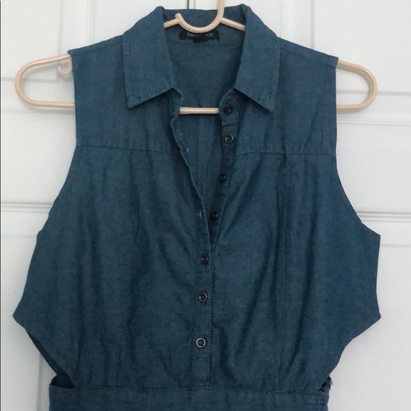 Light denim dress with peek a boo side opening - Picture 2 of 4